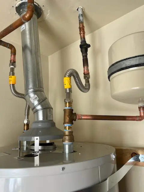 Water heater installation and plumbing repair in Maryland Park